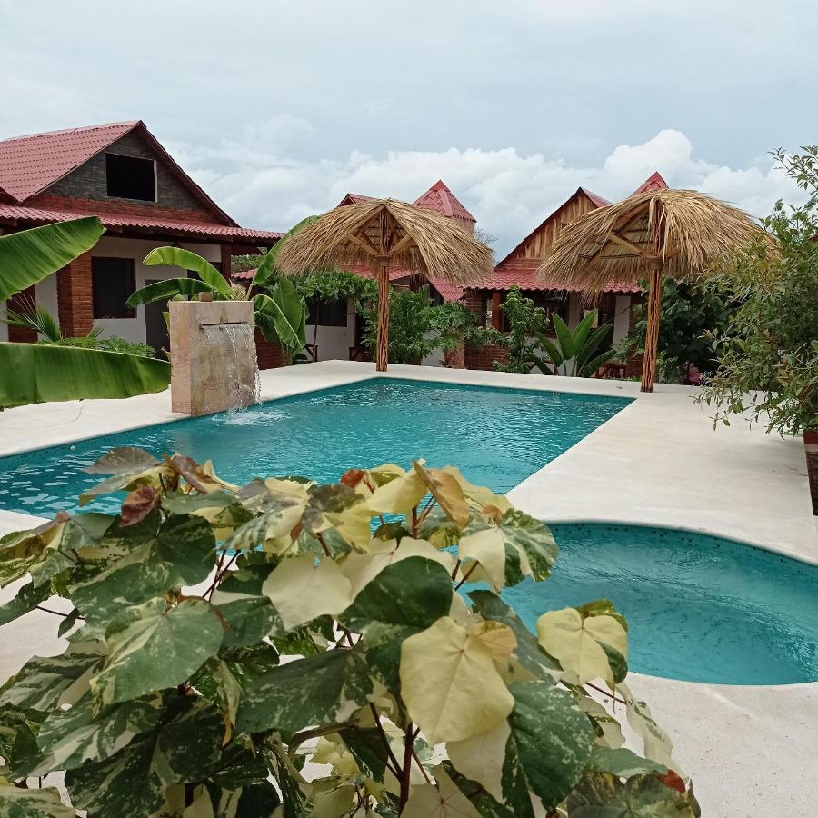 Bungalows Y Cabanas, Las Barracas De La Barra Malucano エクステリア 写真